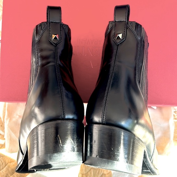 Valentino Garavani🖤VLogo Lockette Beatle Black Leather Boots🖤 - Picture 5 of 13